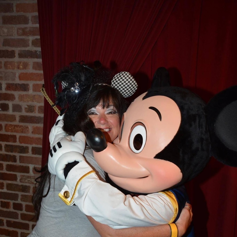DISNEY MERCHANDISE - Picture 6 of 11